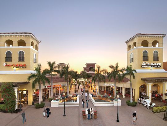 December Happenings at Miromar Outlets